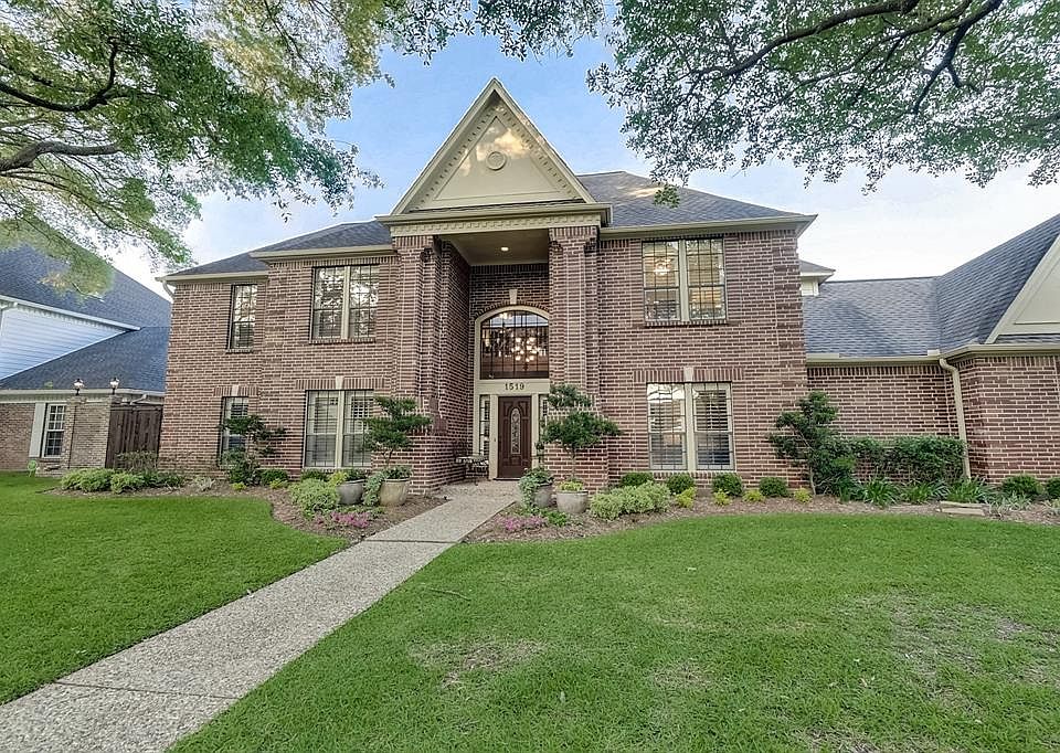 1st image of 1519 Kelliwood Oaks Dr