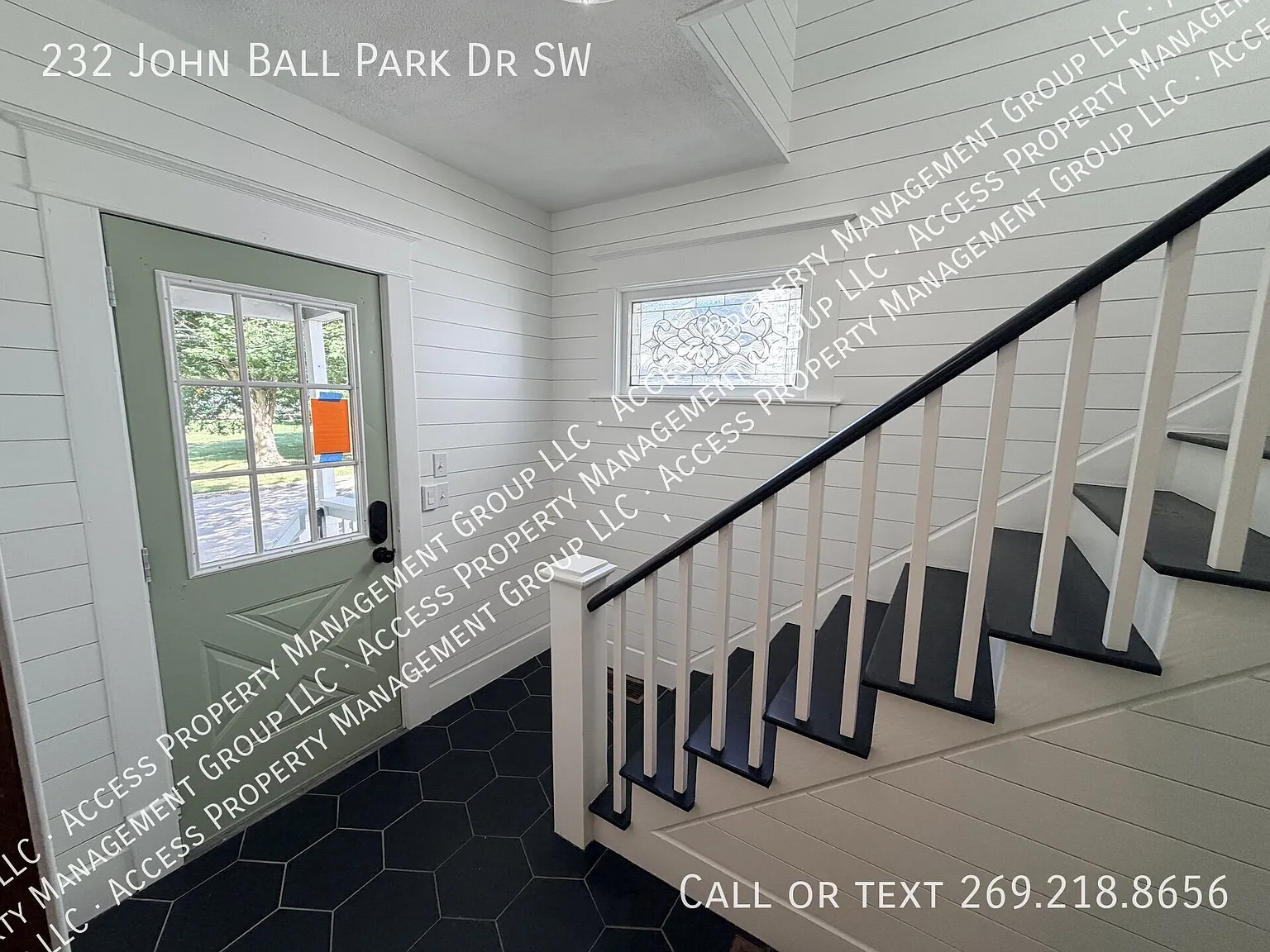 John Ball Park Awesome 4 Bed and 2 Bath Home — Photo 2