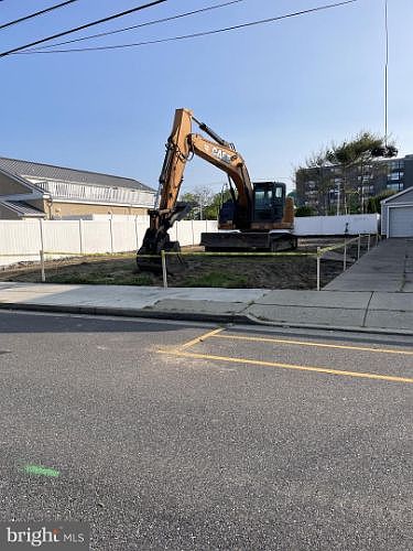 2nd image of 122 W Pine Ave