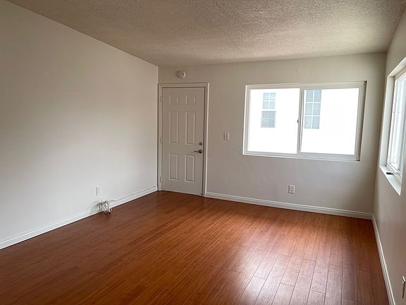 2nd image of 2015 Plant Ave APT D