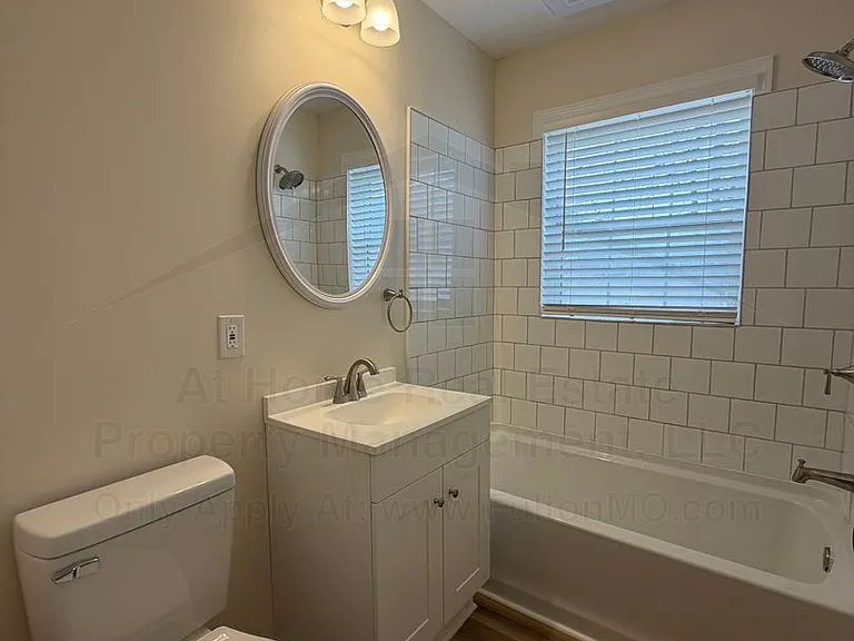 703 W 7th St — Photo 30