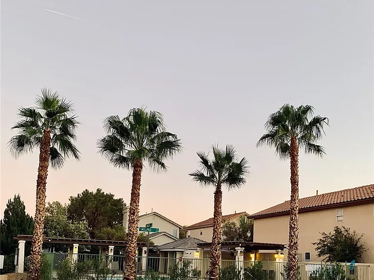913 Toro Canyon Ln — Photo 14