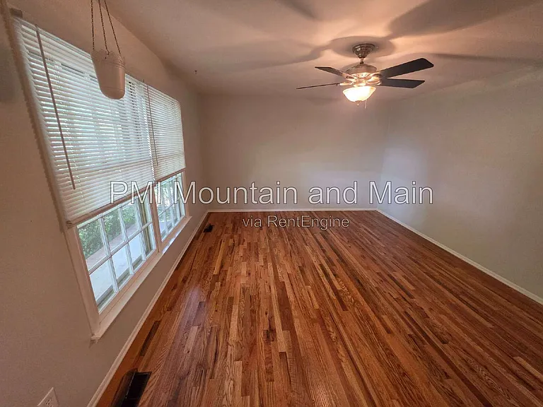 4 Erwin Dr — Photo 5