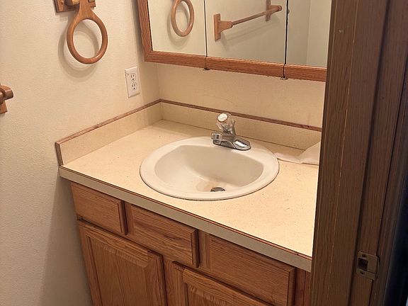 Half bath sink
