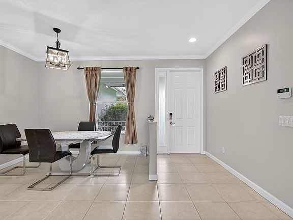 5th image of 1373 SW Granville Avenue
