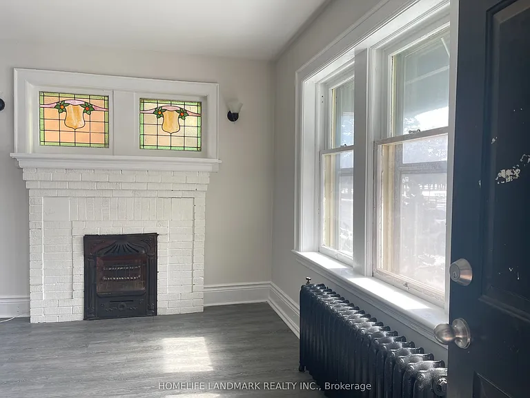 987 Main St E #1 — Photo 3