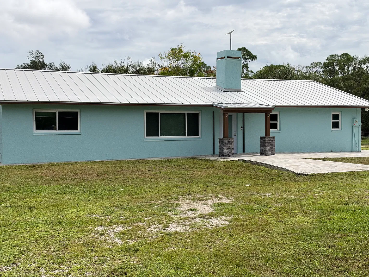 4 bed, 1829 sqft, $3,000 — Photo 2