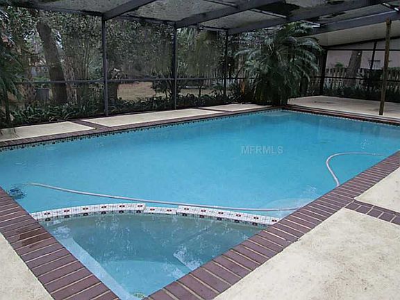 2nd image of 1118 Deer Lake Cir
