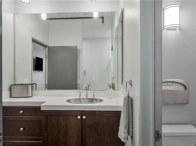 728 N Santiago St — Photo 22