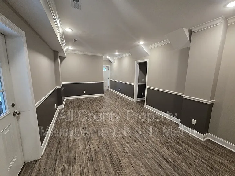 545 Lakeview Dr #B — Photo 16