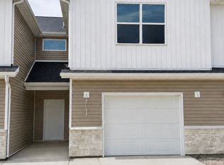 1067 N Summit View Dr, Harrisville, UT 84404