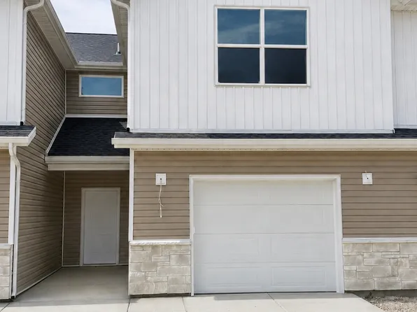 1067 N Summit View Dr, Harrisville, UT 84404