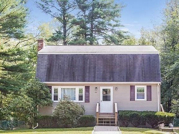 2nd image of 90 Mill St
