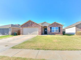 2220 Dillards Dr, Chickasha, OK 73018