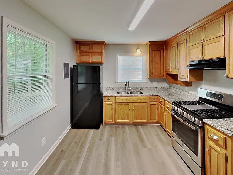 2405 Longleaf Dr — Photo 5