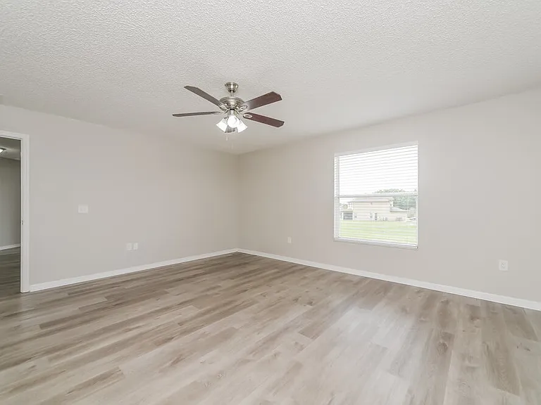 230 Beckenham Dr — Photo 11