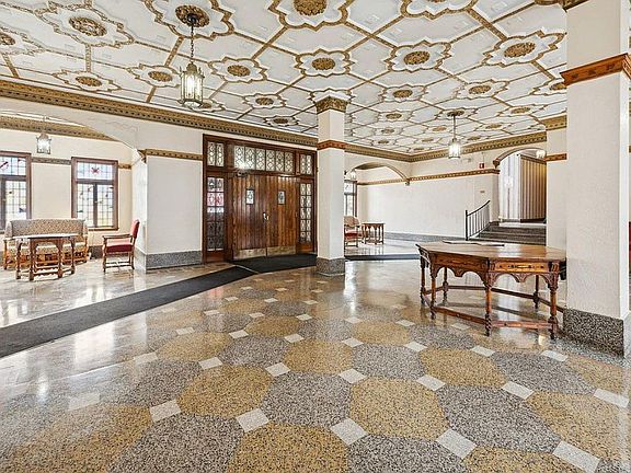 2nd image of 143 Garth Rd APT 6R