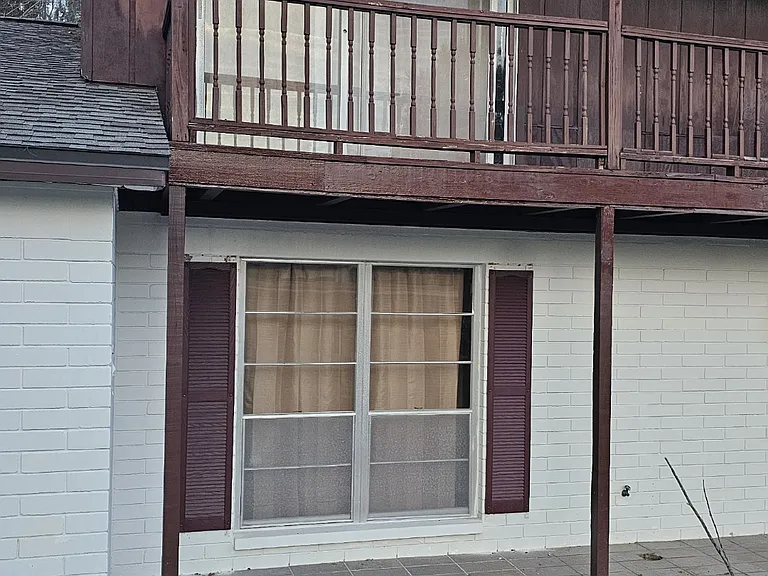 NW 4th Pl — Photo 14