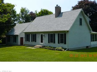 47 White Plains Rd, Norwich, CT 06360