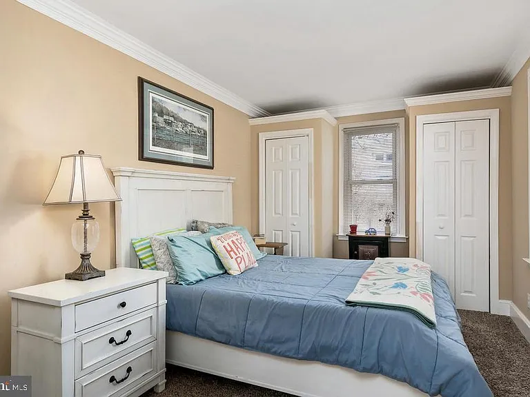 205 Douglass Ave — Photo 9