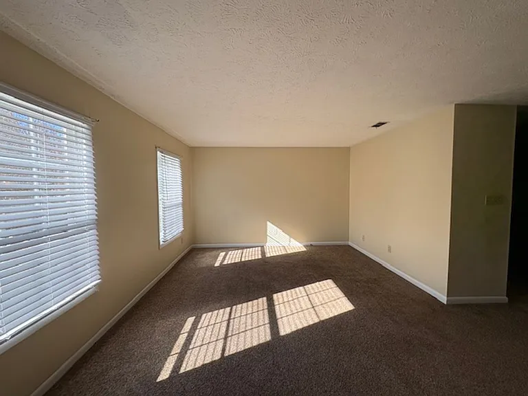 3820 John Marshall Rd — Photo 5