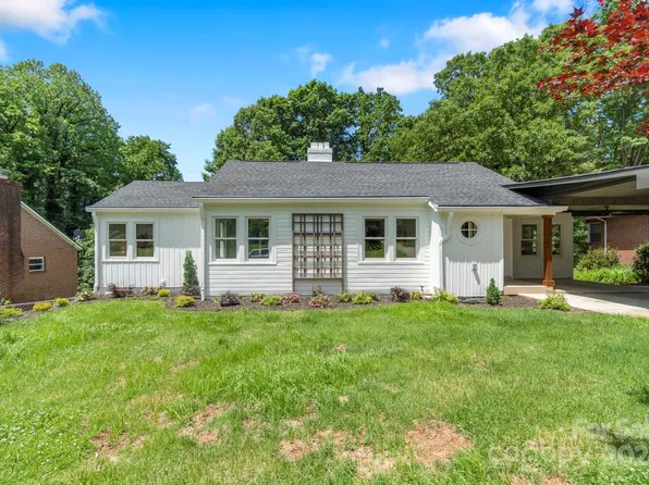 112 Falls St, Morganton, NC 28655