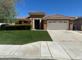 917 Laura Ln, Tehachapi, CA 93561