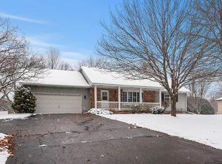 31048 Peninsula Ave, Lindstrom, MN 55045