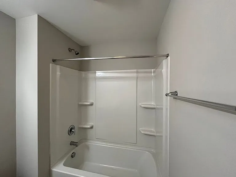 310 Princess Pl — Photo 22