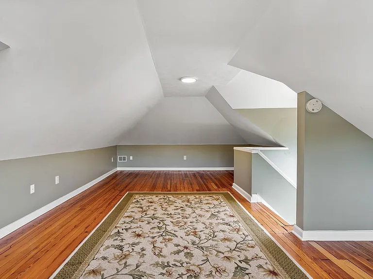 638 Margaret St — Photo 25
