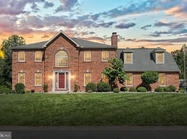 2730 Stevenson Dr, York, PA 17404