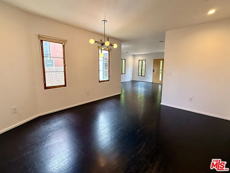 4248 Lexington Ave — Photo 10