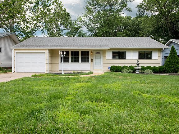 2nd image of 7111 Clover Ln
