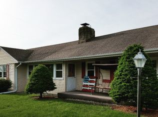 900 E Cemetery Ave, Chenoa, IL 61726