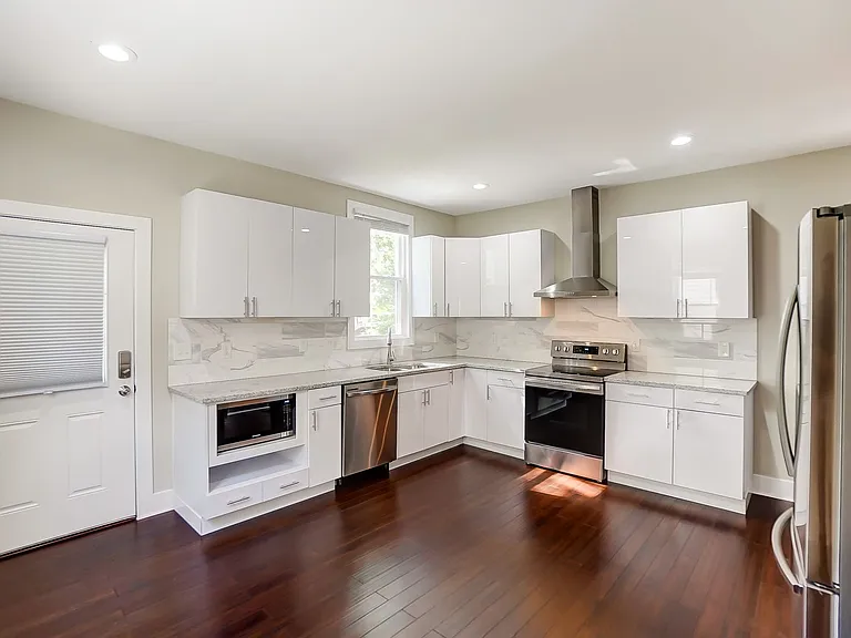 5107 Marion Ave — Photo 11