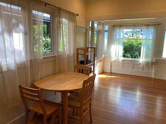 Optional table and chairs provided