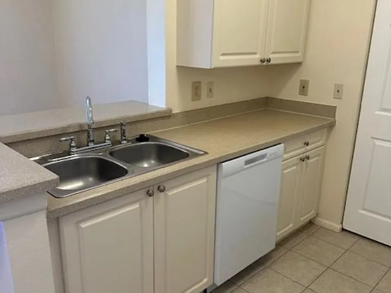 1222 Bermuda Lakes Ln #204 — Photo 4