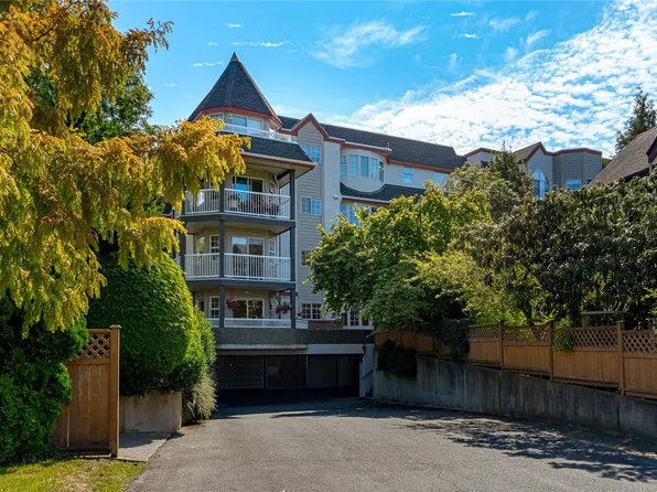 1220 Fort St #101, Victoria, BC V8V 3L2