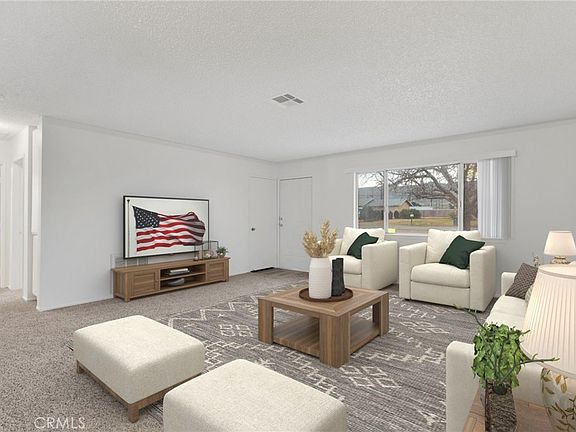 4th image of 22040 Aleut Rd