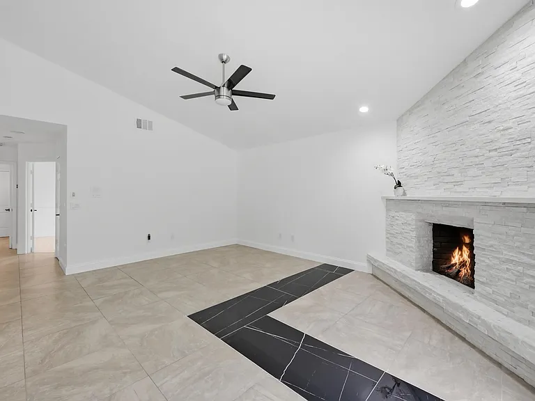 9033 NW 47th Ct — Photo 37