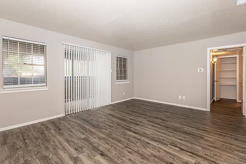 Camelot Apartments Photo 1
