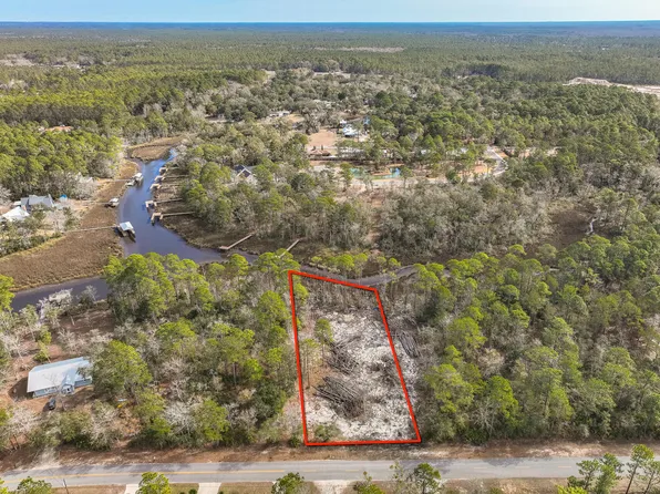 6 Bay Grove Rd, Freeport, FL 32439