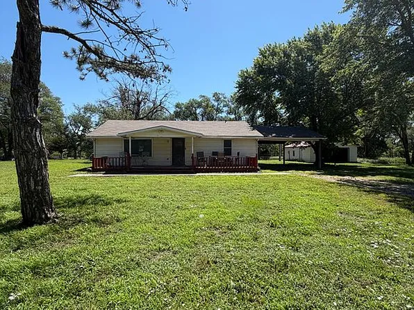 223 S Bright St, Wellington, KS 67152