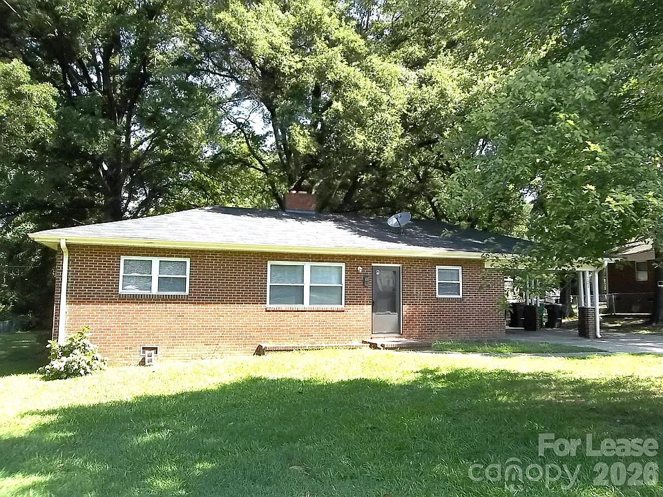 223 Dakota St