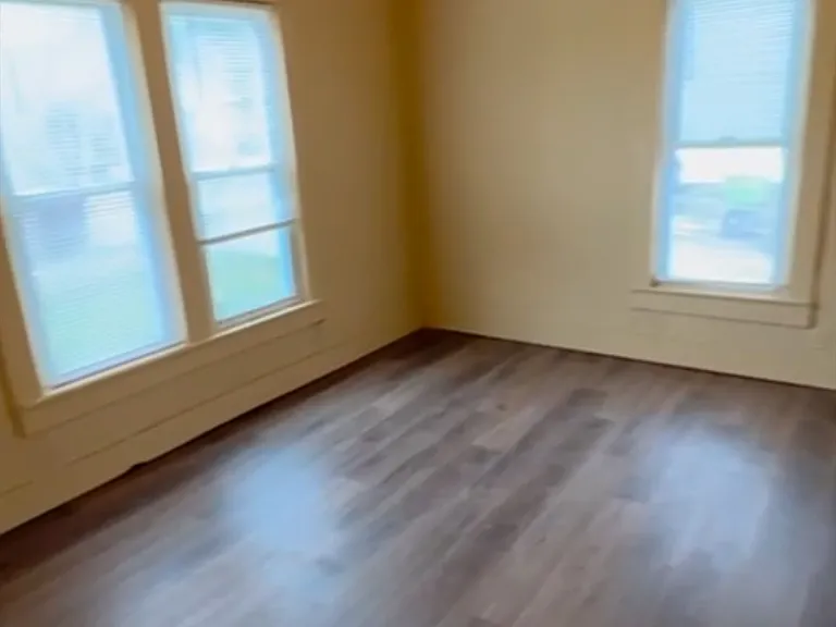 115 Cotter Ave — Photo 6