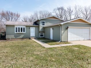 427 Teal Rd, Lindenhurst, IL 60046