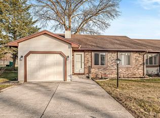 1734 Lowell Wood W, Mishawaka, IN