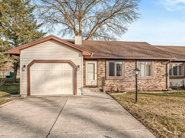 1734 Lowell Wood W, Mishawaka, IN 46545