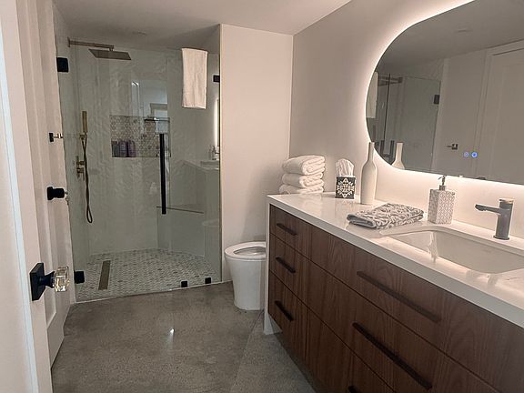 5th image of 500 E Amado Rd Unit 110