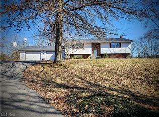 3007 Barth Rd, Belpre, OH 45714